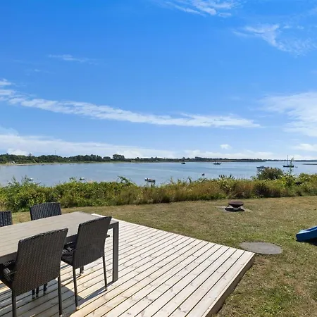 Rajna - 30m From The Sea By Interhome Nyaraló