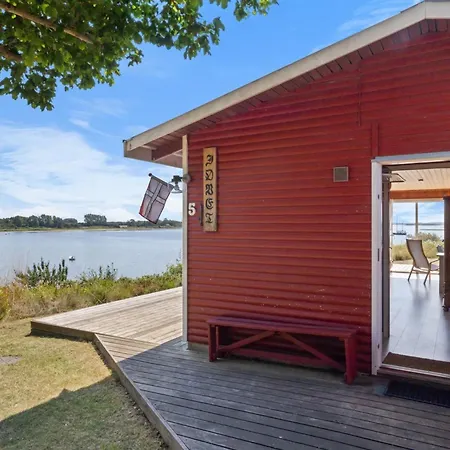 Rajna - 30m From The Sea By Interhome Nyaraló